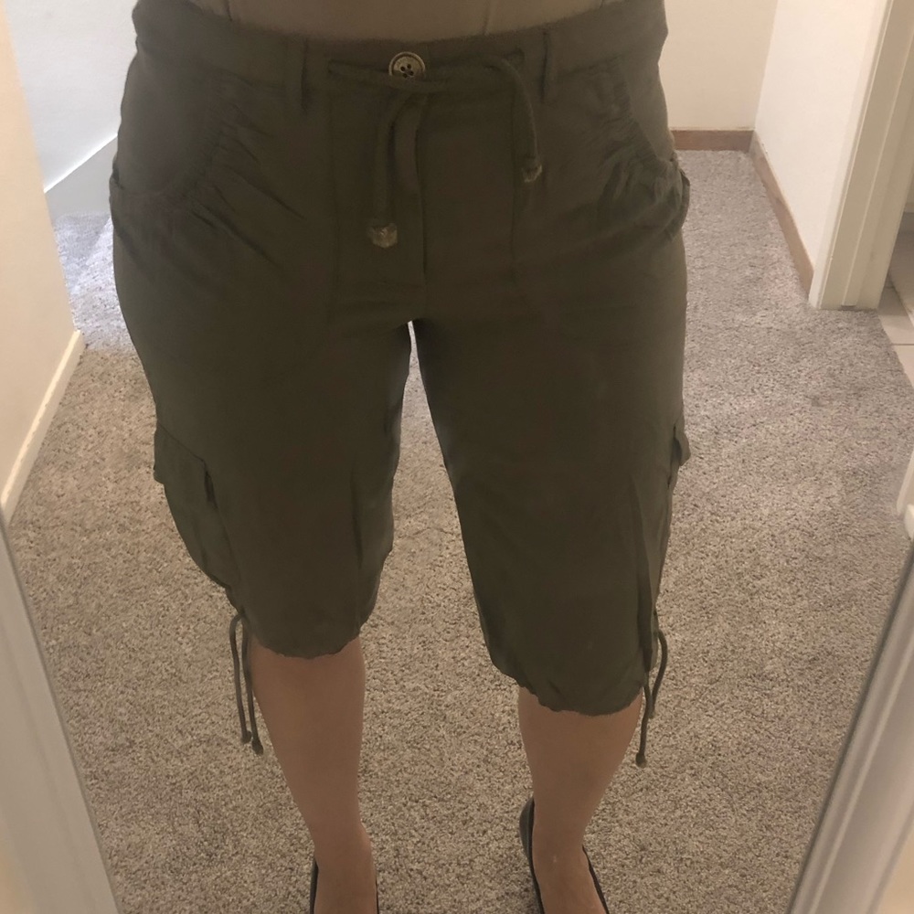 Michael Kors olive linen dickies size 6